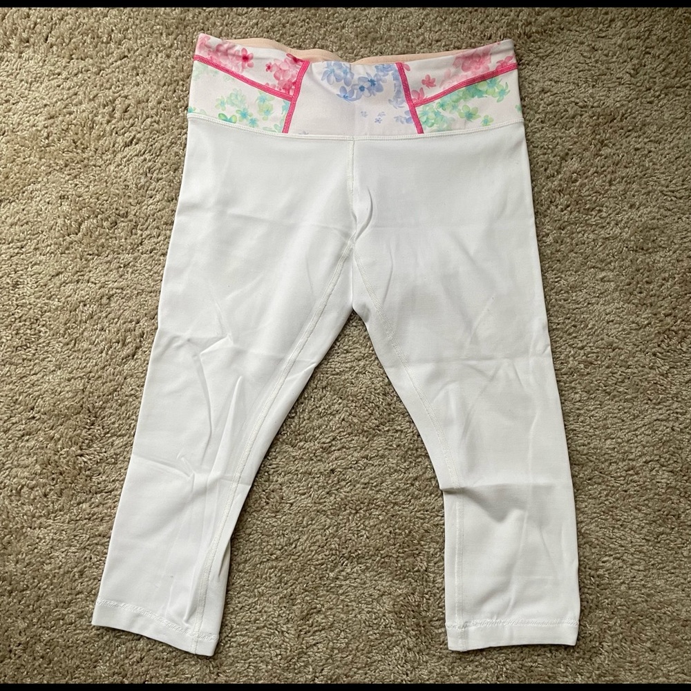 Lululemon leggings size 6